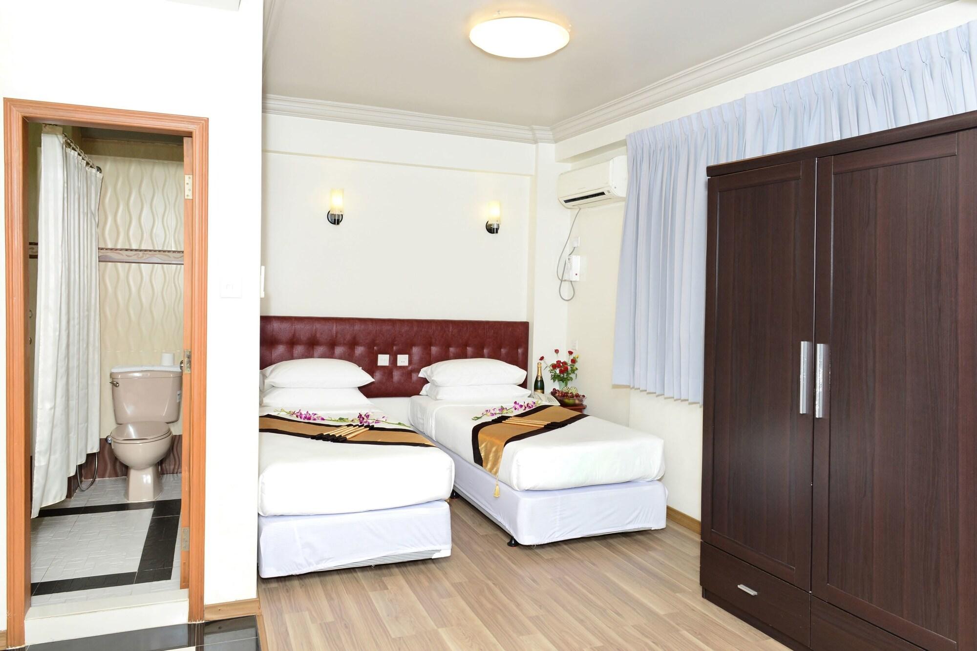 Hotel Grand United - Chinatown Yangon Exterior foto